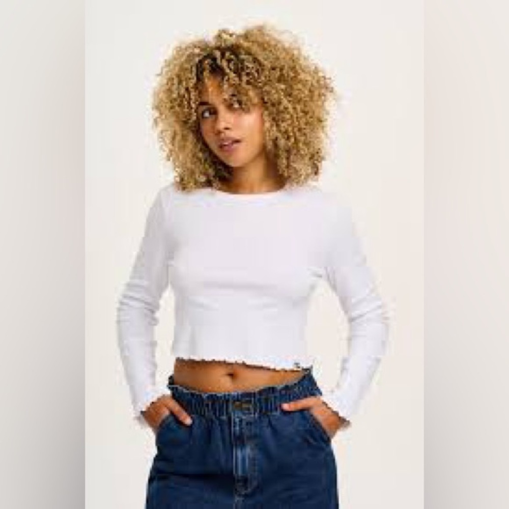 AERIE Sheer Soft Purple Long Sleeve Crop Top Ruffle Hem Size Small ECU Like New